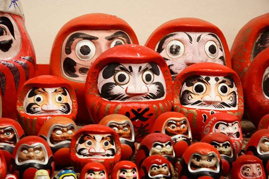 Description: daruma dolls