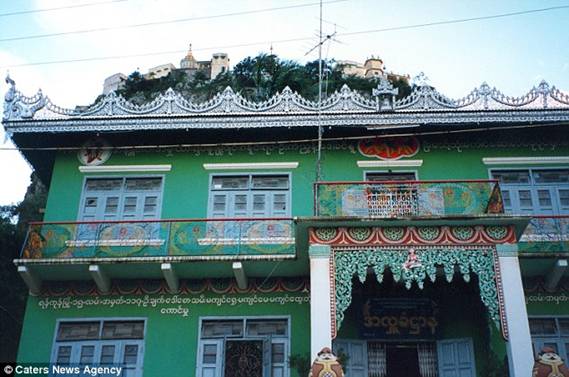 Description: The entrance to the Taung Kalat Temple which is near the Mount Popa volcano in central Burma