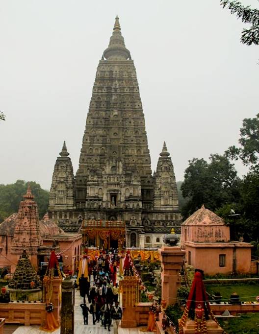 Description: http://1.bp.blogspot.com/-sQ-6JRoVF0s/UP5MPimE5GI/AAAAAAAAAds/1Tg3O7x6BOQ/s640/Bodhgaya+Temple.jpg