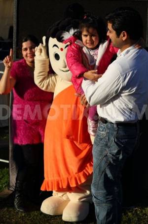 Description: Buddhas Birthday Celebrations at Darling Harbour 2014