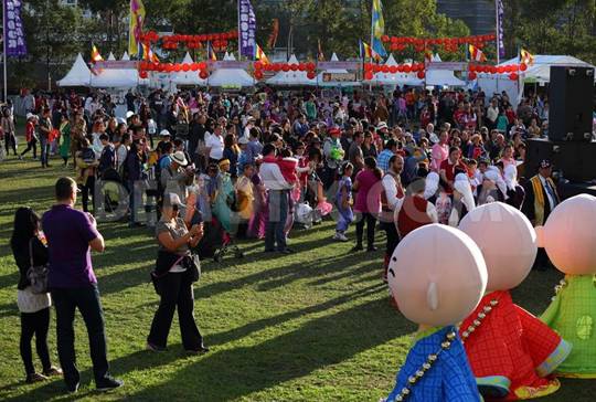 Description: Buddhas Birthday Celebrations at Darling Harbour 2014