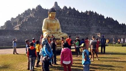 http://buddhistchannel.tv/picture/upload/borobud-mecca.jpg