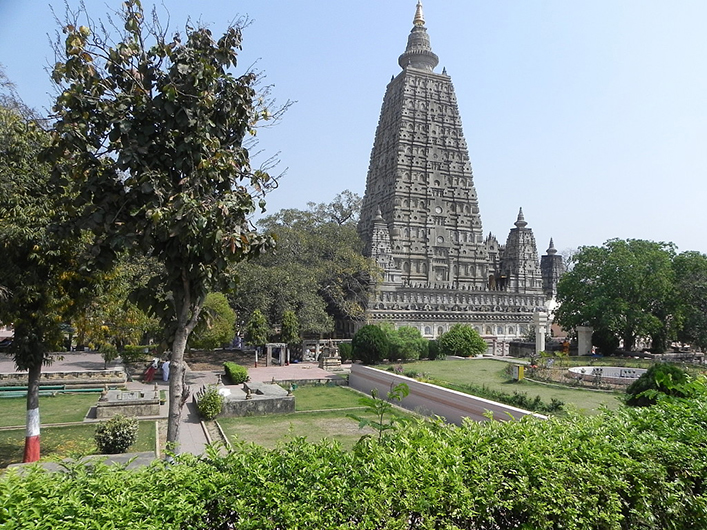 http://www.fiditour.com/Upload/Images/DaidienOut/N9423BodhgayaTemple.jpg