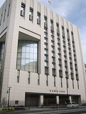 https://upload.wikimedia.org/wikipedia/commons/thumb/d/da/Soka_Gakkai_%28new_head_office_1%29.jpg/220px-Soka_Gakkai_%28new_head_office_1%29.jpg