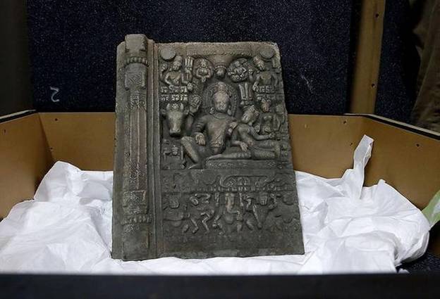 U.S. returns stolen idols to Nepal