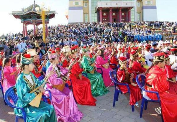 Performers gather for the concert. From khurul.ru