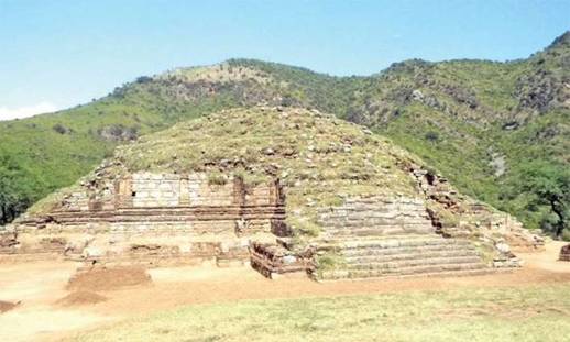 Thai Buddhist monks visit Bhamala Stuppa
