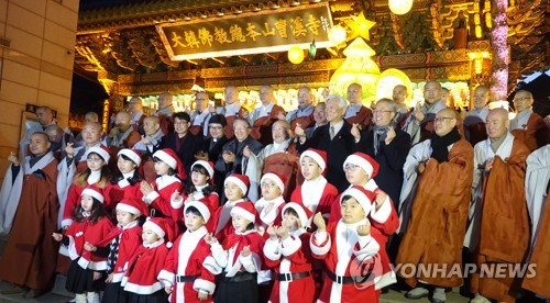 Description: Buddhists Join Christmas Celebration