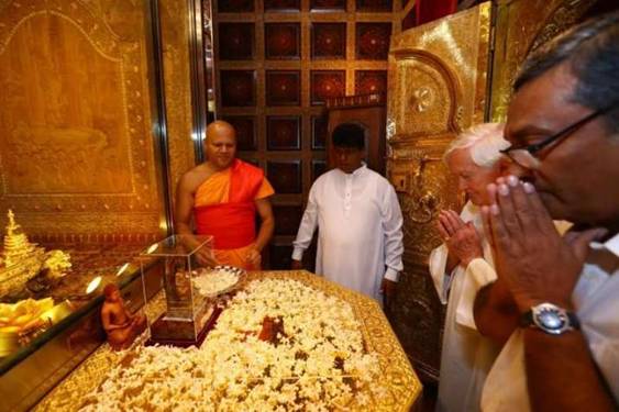 Description: The statue returned to the Temple of the Sacred Tooth Relic. From facebook.com