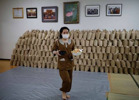 Description: https://news.cgtn.com/news/2020-07-07/In-Tokyo-a-temple-offers-pandemic-hit-Vietnamese-workers-a-safe-haven-RVZEsV93ry/img/2868b4547d9f4174a707910bf8a76880/2868b4547d9f4174a707910bf8a76880.jpeg