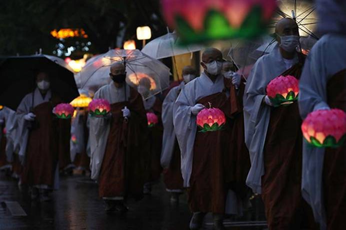 Annual Lantern Parade Marking Buddha's Birthday to Resume after 3 Yrs.